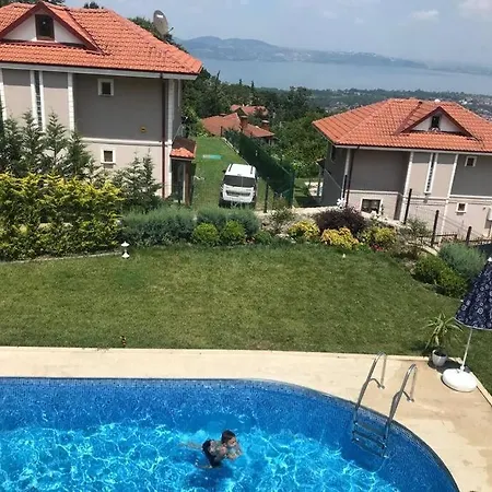 Happy Hours Villa Sapanca